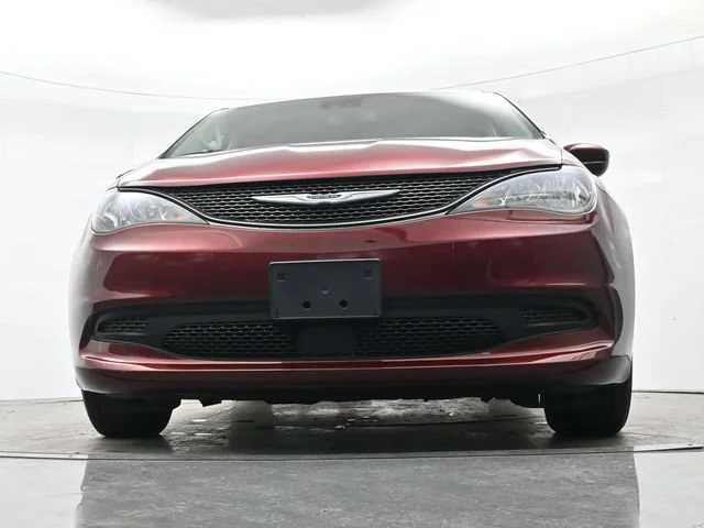 Used 2023 Velvet Red Pearlc Chrysler LX image 24