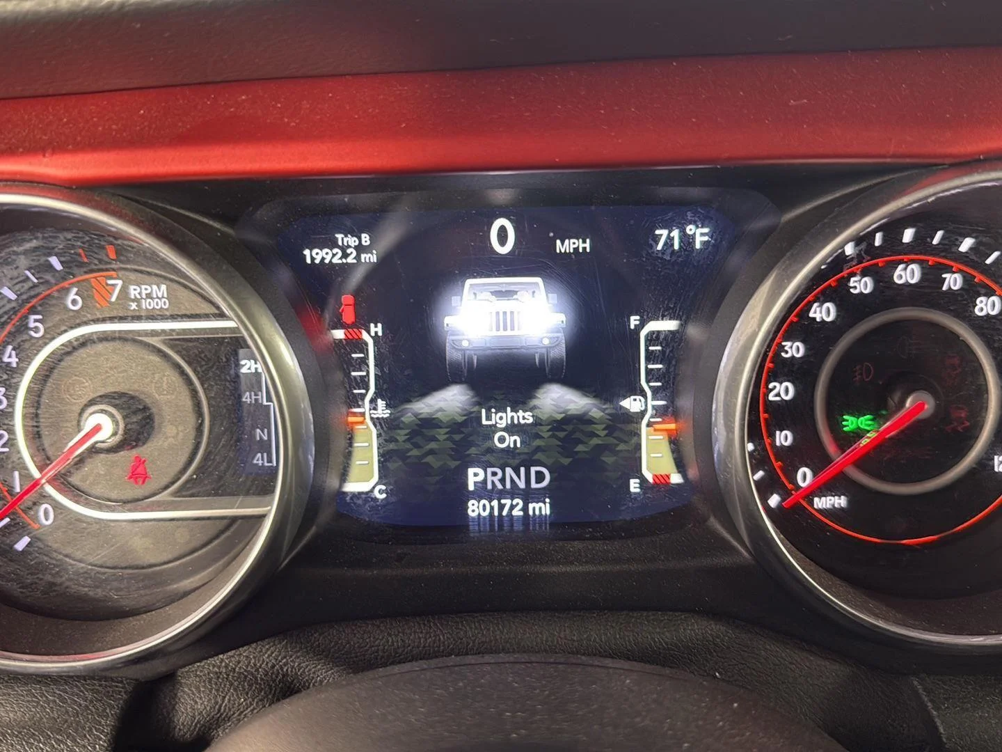 Used 2018 Billet Metallic Jeep Rubicon image 17