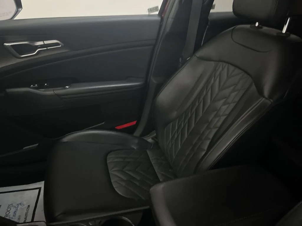 Used 2023 Red Kia X-Line image 11