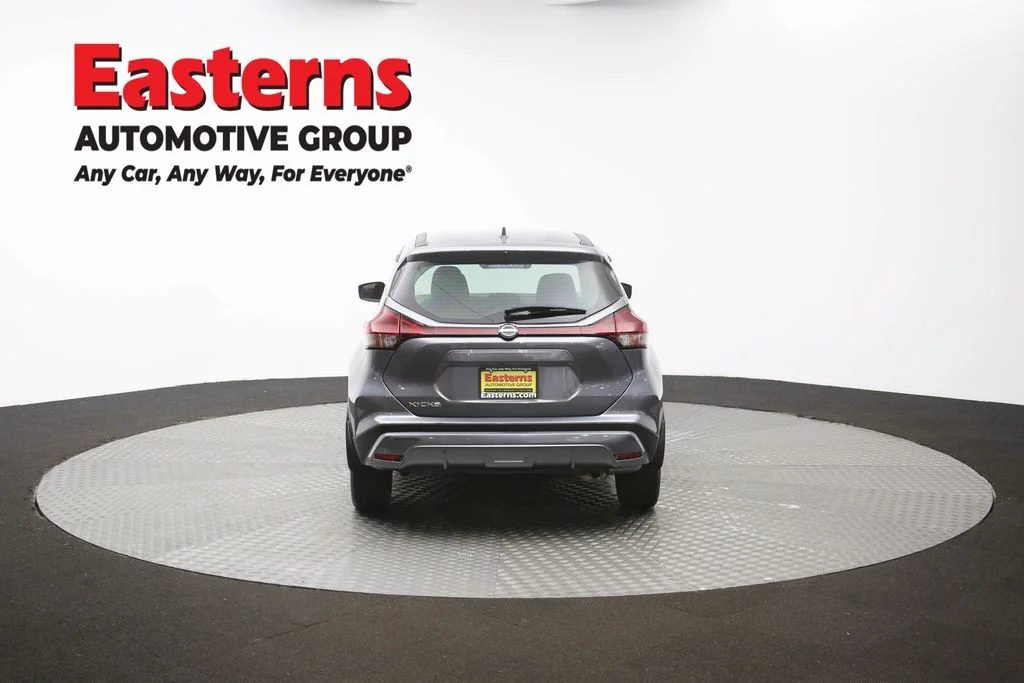 Used 2022 Silver Ford SE image 36