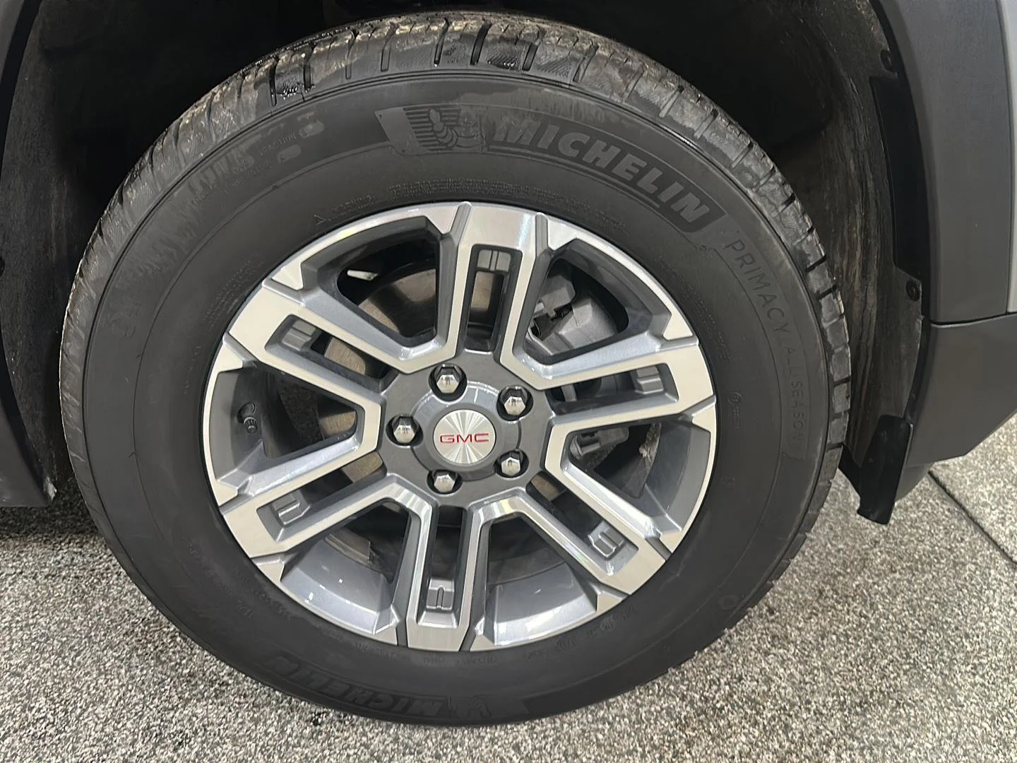 Used 2026 Sterling Metallic GMC AWD Elevation image 9