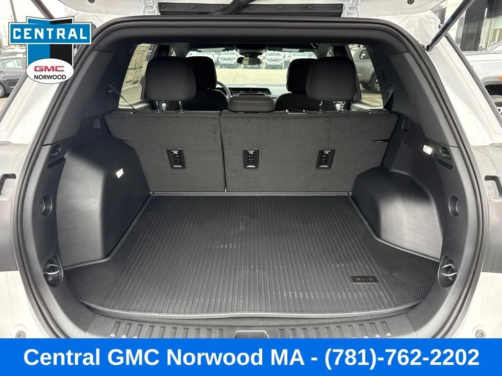 New 2027 Summit White GMC Elevation image 12