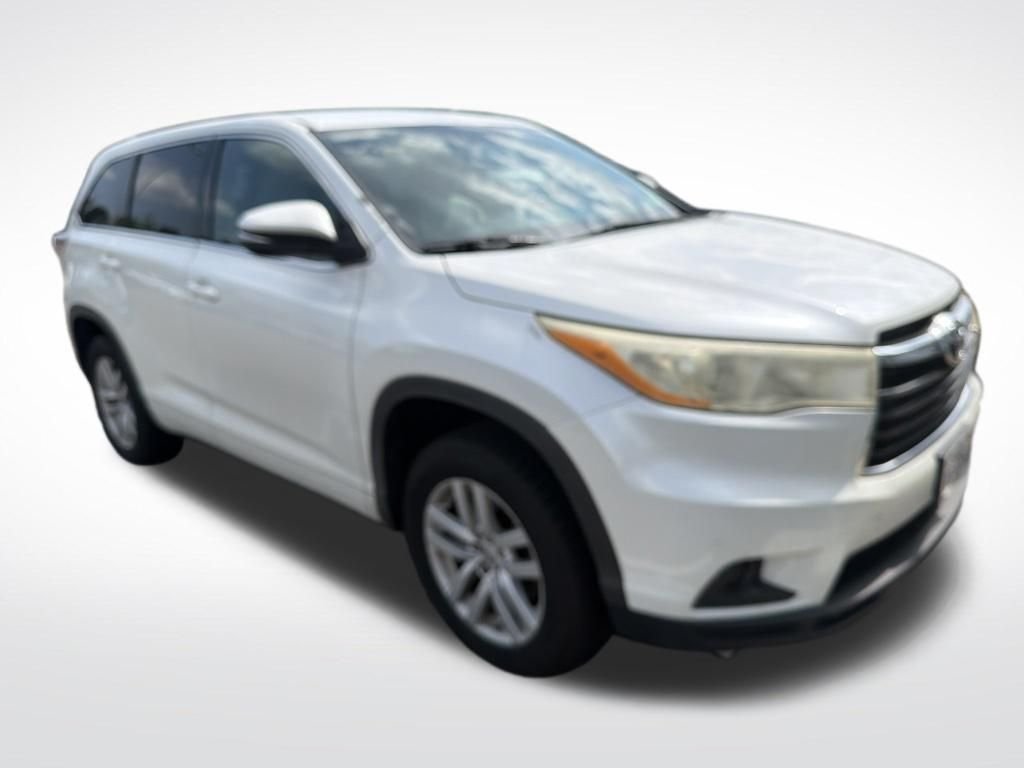 Used 2014 White Toyota LE image 2