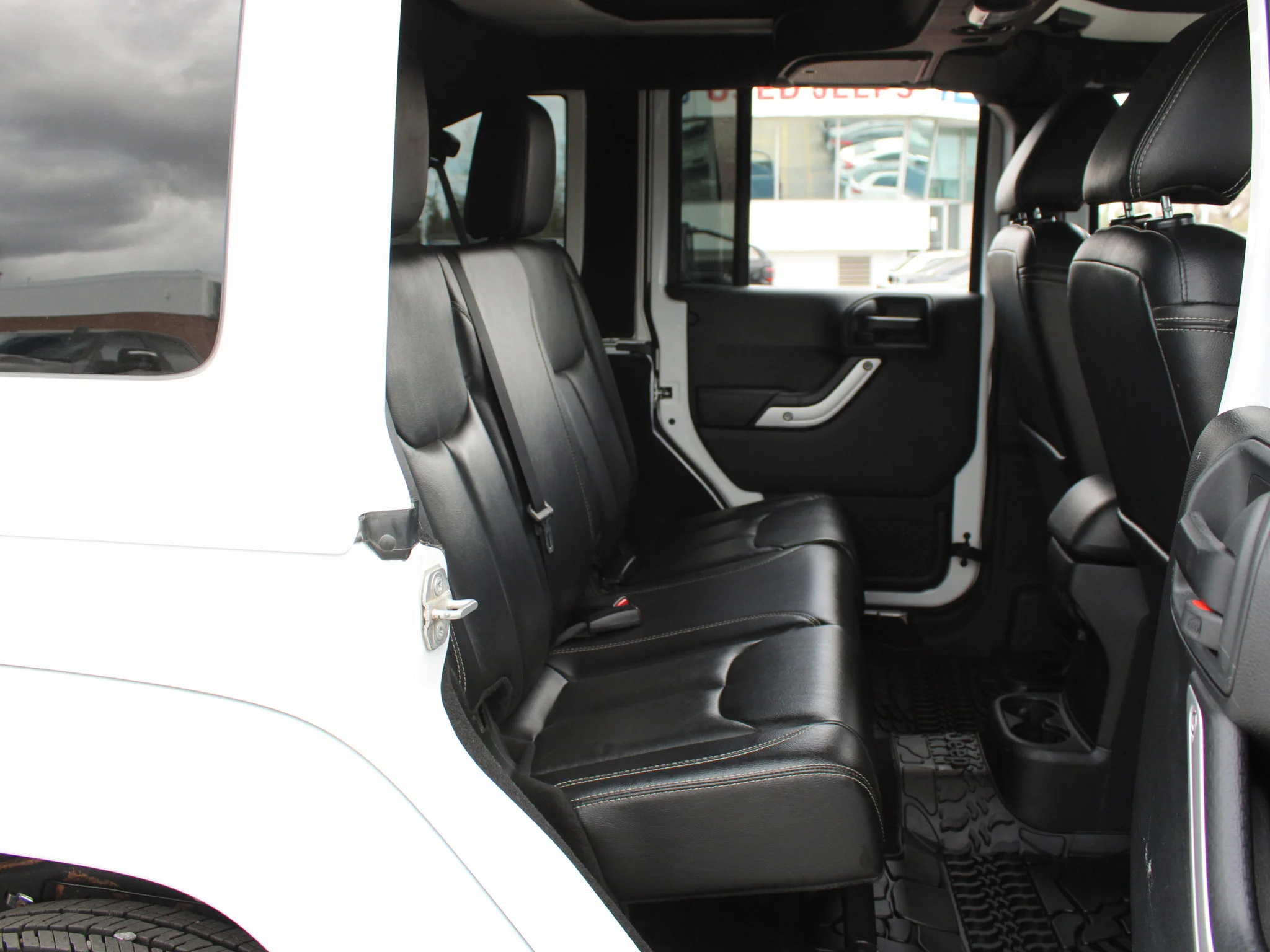Used 2018 White Jeep Sahara * No Accidents | V6 | 3M PPF | Alpine | Heated Leather | Max Tow Package | NAV | Remote Start image 19