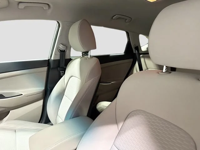 Used 2020  Hyundai Sport image 19