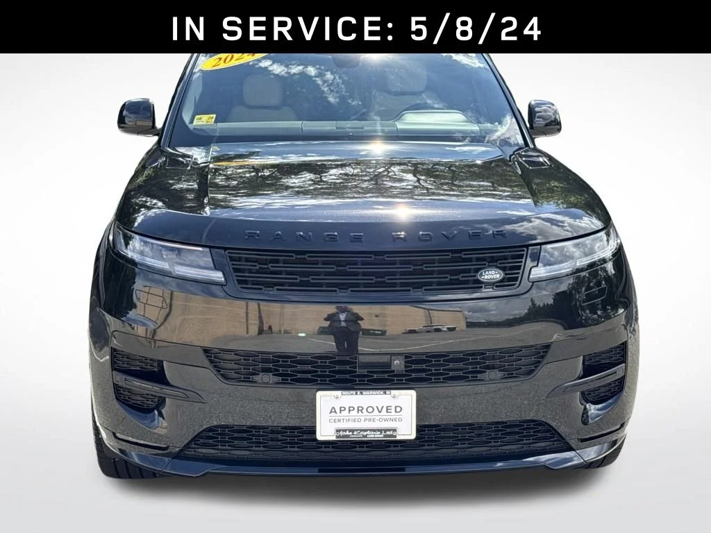 Used 2024 Black Land Rover Dynamic SE image 2