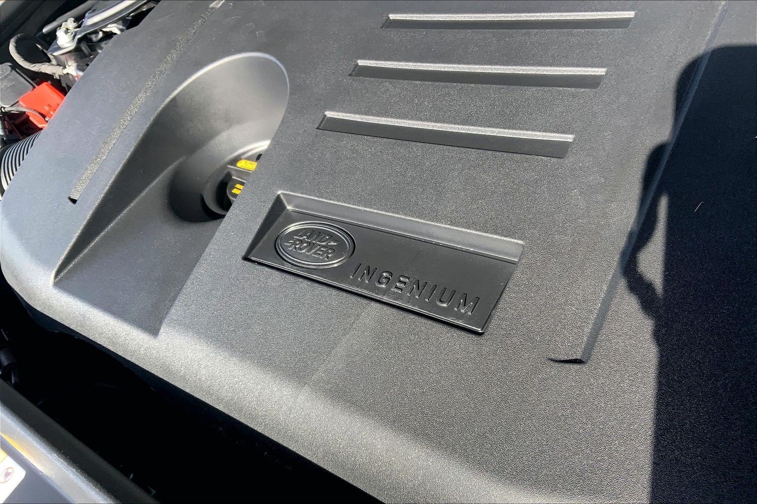 New 2027 Carpathian Gray Premium Metallic Land Rover SE image 17