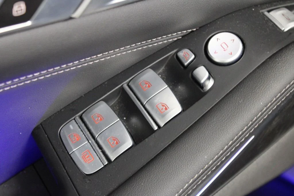 Used 2024 Black BMW xDrive40i image 13