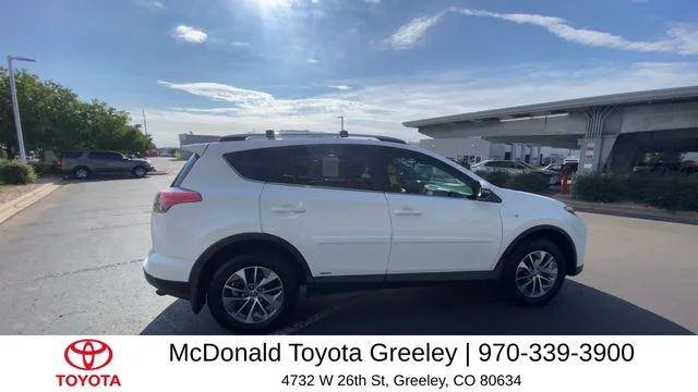 Used 2017 White Toyota XLE image 8