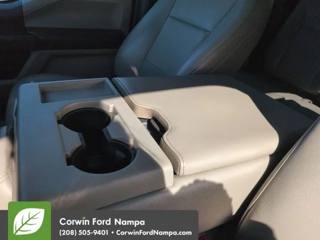 Used 2022 Black Metallic Ford  image 18