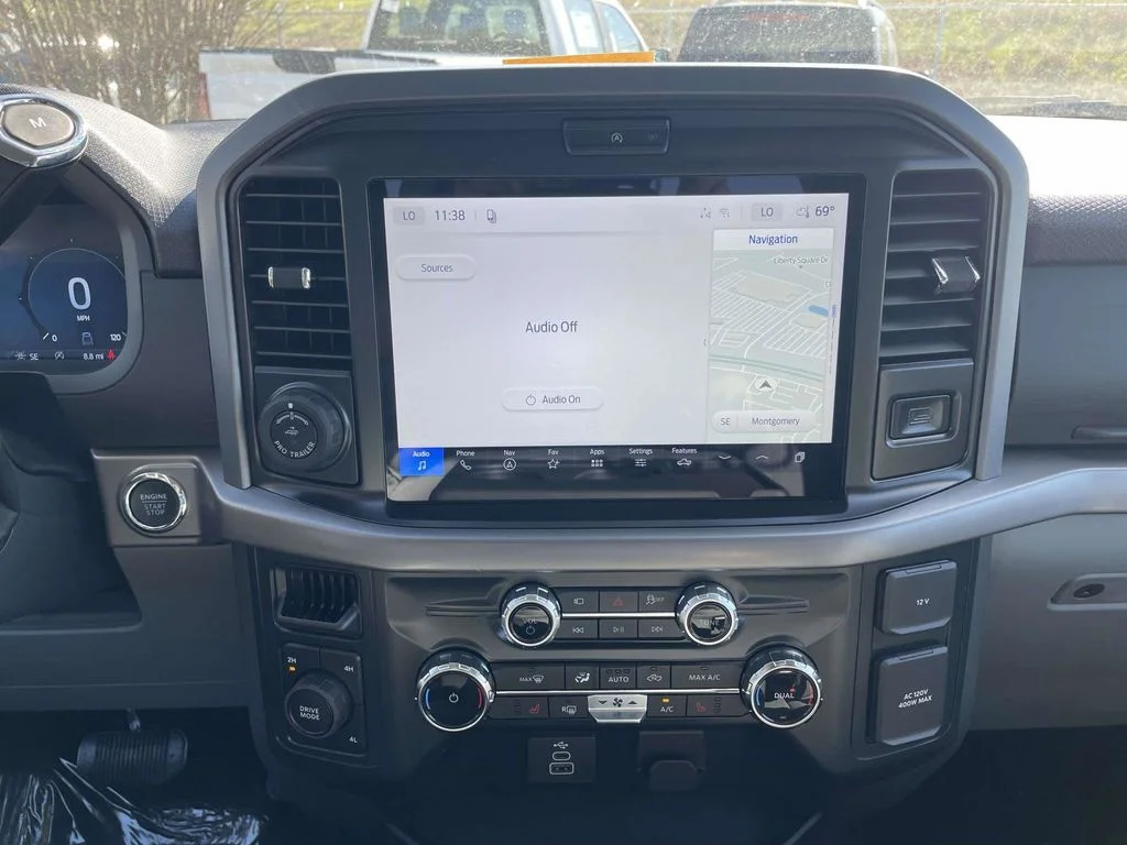 New 2026 Oxford White Ford XLT image 22