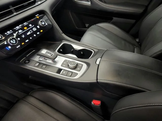 Used 2026 White INFINITI LUXE image 33