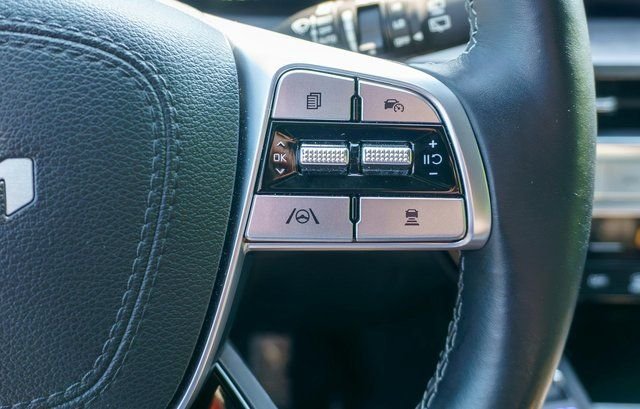 Used 2025  Kia SX-Prestige X-Line image 29