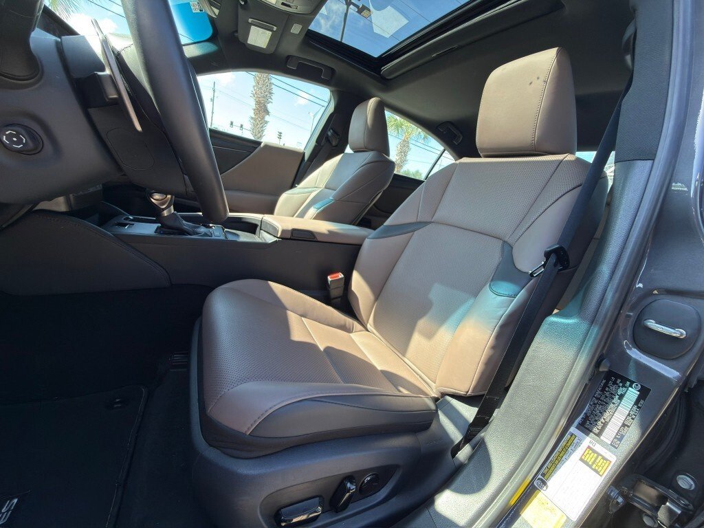 Used 2025 CLOUDBURST Lexus Base image 12