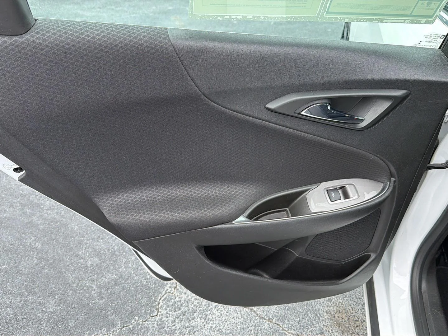 Used 2018 Summit White Chevrolet LT image 17