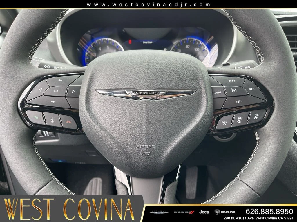 New 2026 Diamond Black Crystal Pearl-Coat Exterior Paint Chrysler Select image 20