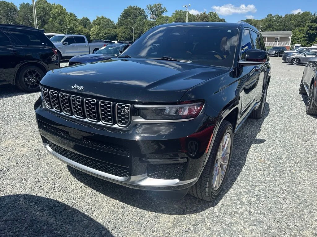 Used 2021 Black Jeep Summit image 1