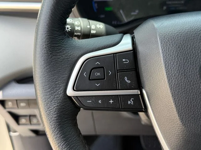 Certified Used 2022 Silver Toyota XLE image 11