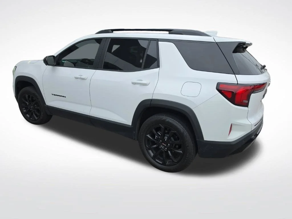 Used 2025 White GMC Elevation image 2