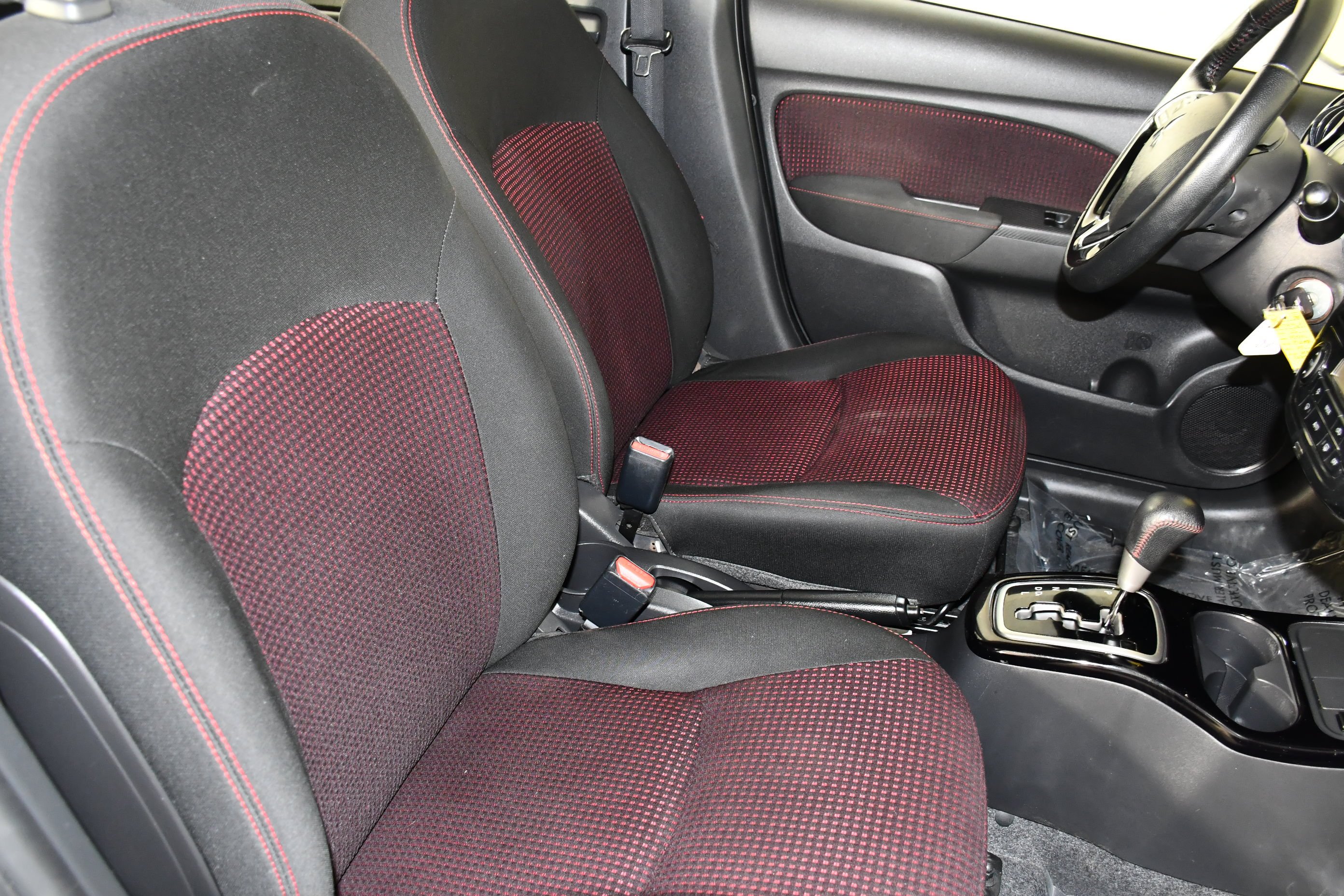 Used 2022 White Mitsubishi Black Edition image 40