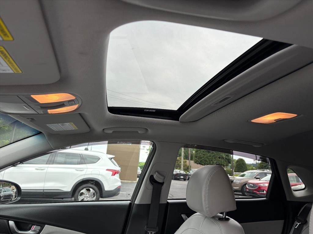 Certified Used 2023 Ecotronic Gray Hyundai Limited image 12