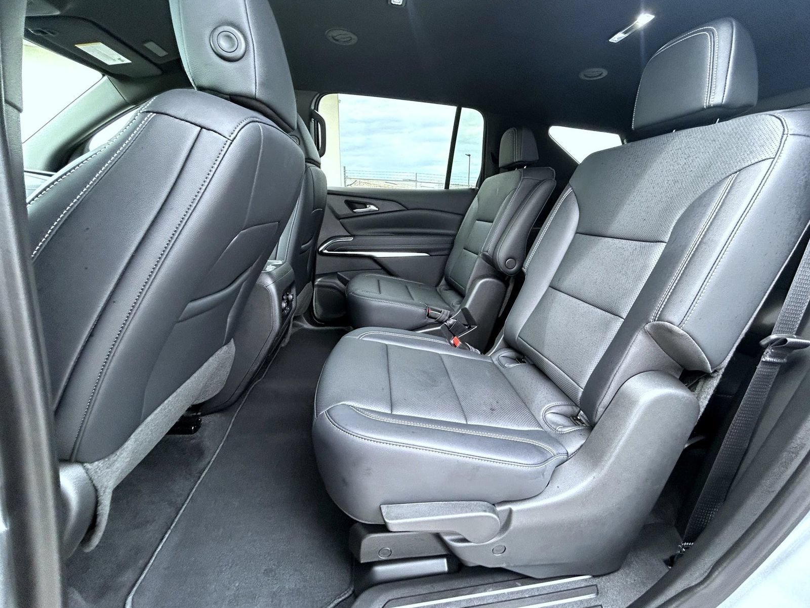 2027 Chevrolet Traverse LT - Photo 20