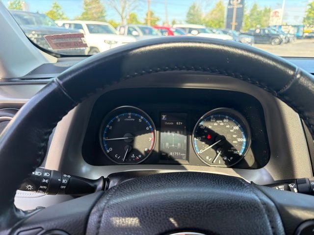 Used 2018 Super White Toyota XLE image 13