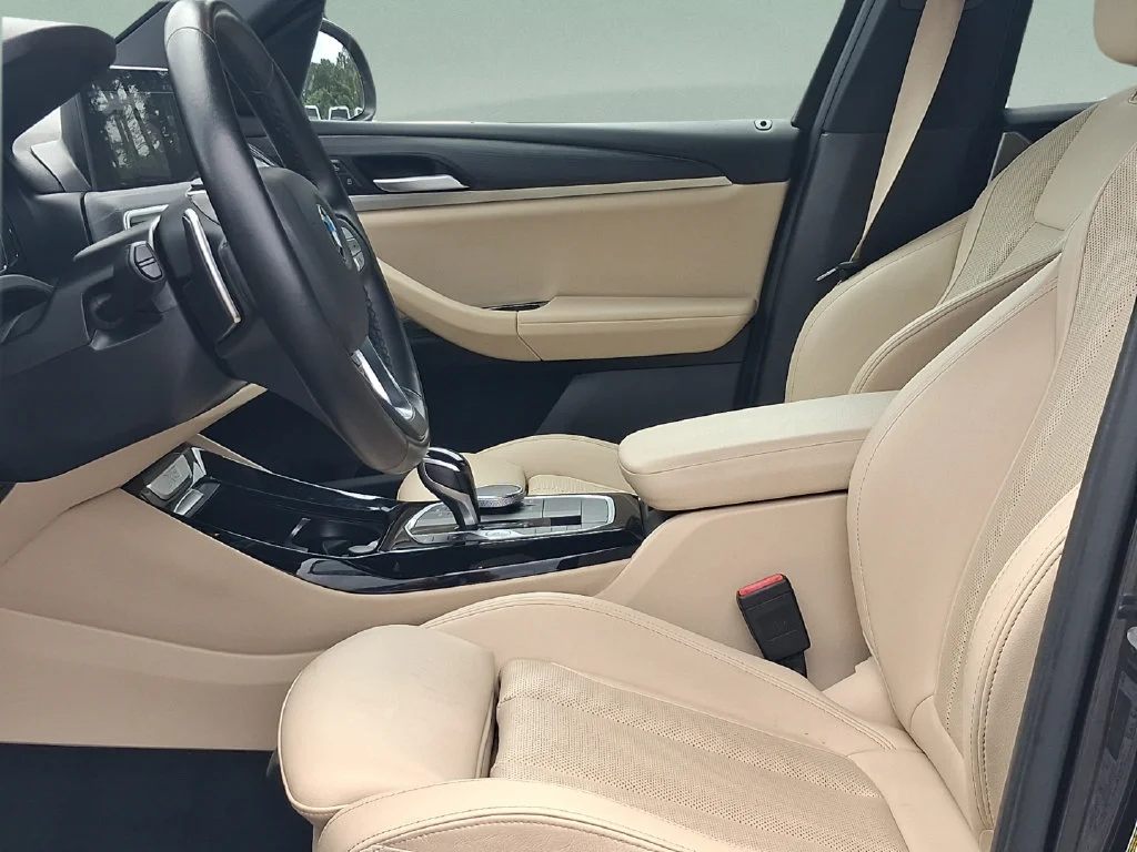 Used 2022 Dark Graphite BMW xDrive30i image 10