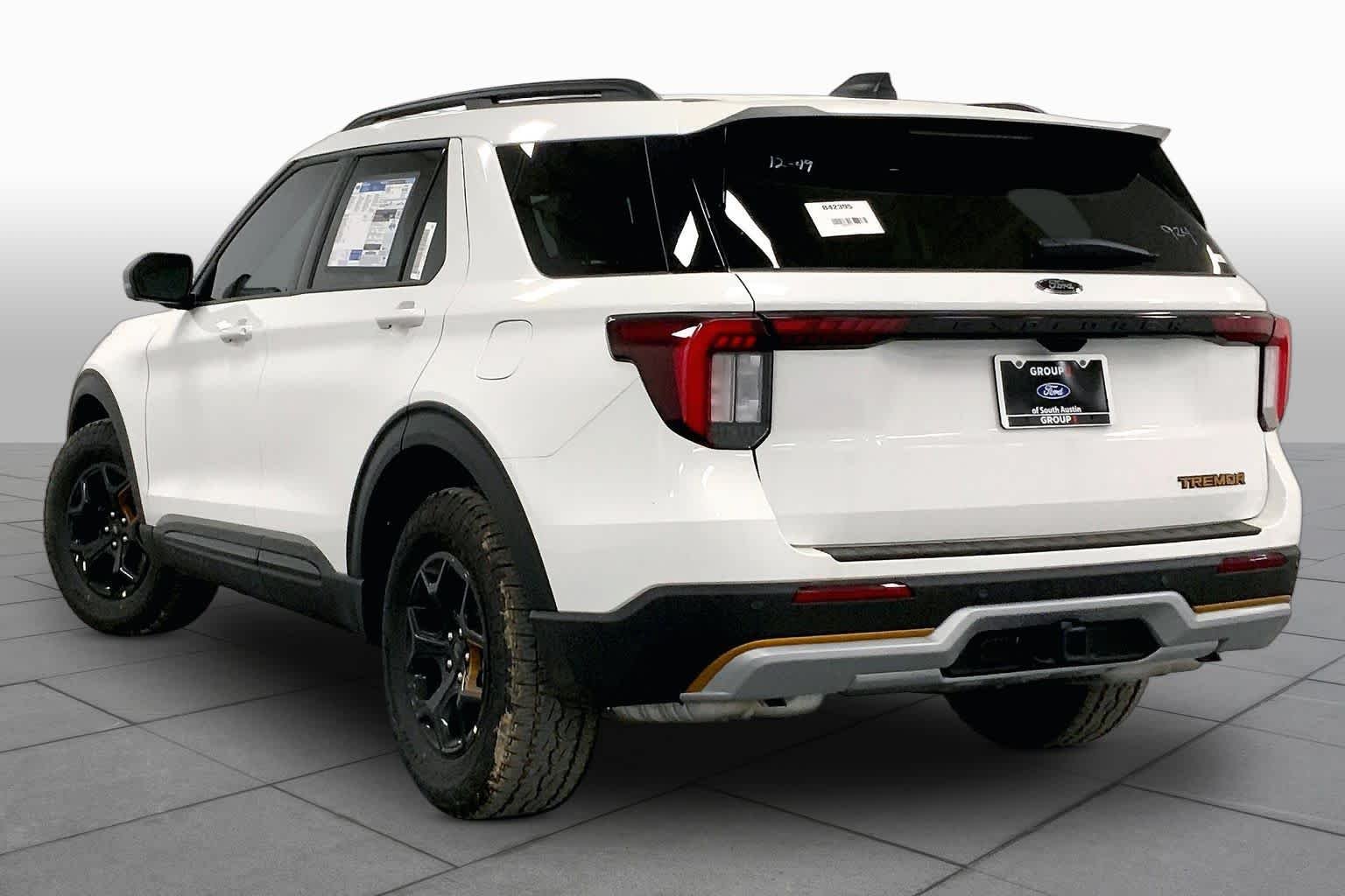 New 2026 Star White Metallic Tri-Coat Ford Tremor® image 11