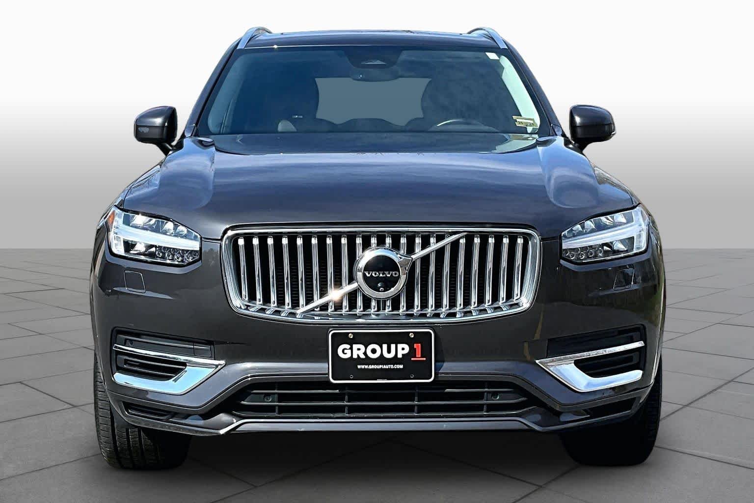 Used 2024 Platinum Grey Metallic Volvo Plus image 4