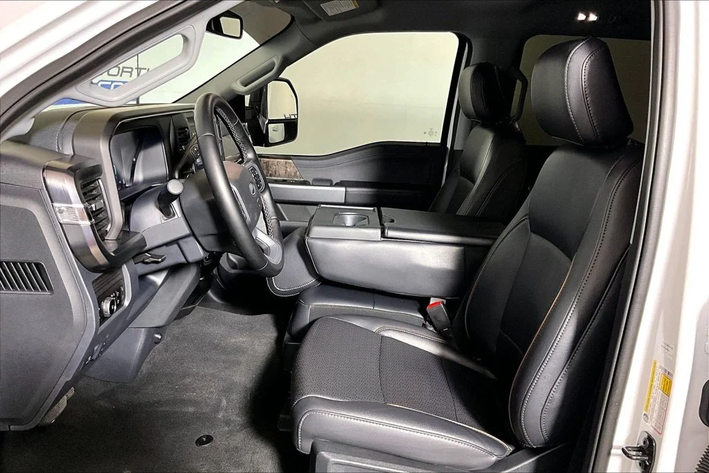 Certified Used 2026 Oxford White Ford Lariat image 20