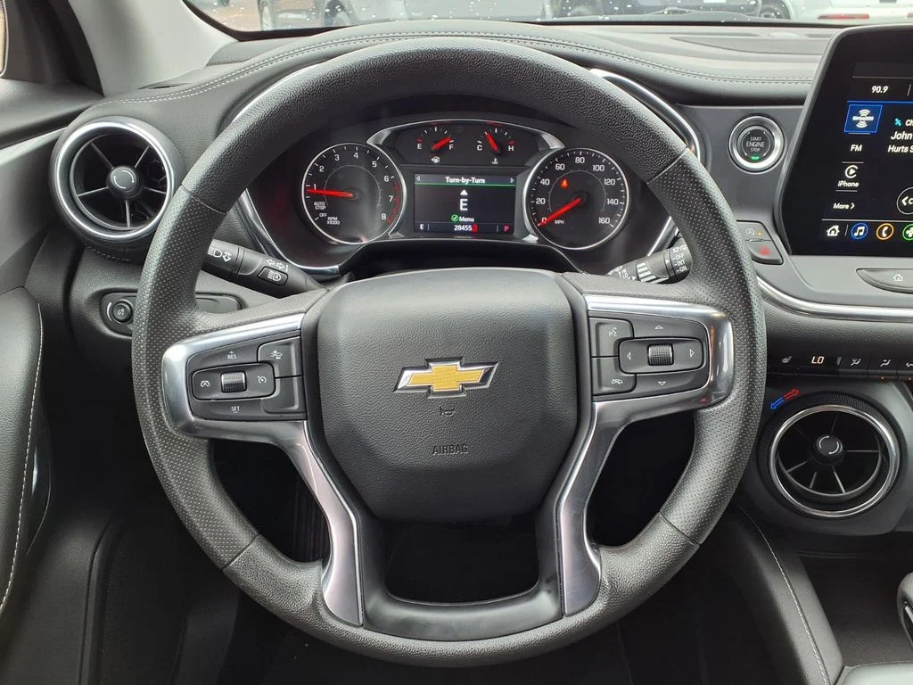 Used 2025 White Chevrolet LT image 10
