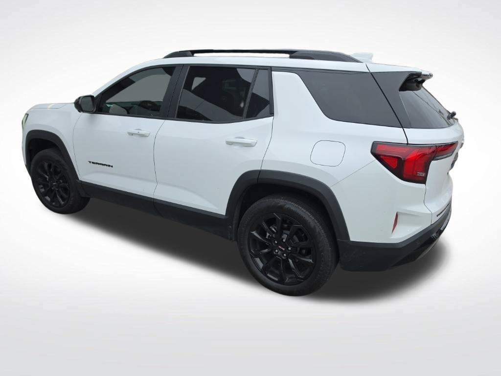 Used 2025 White GMC Elevation image 2