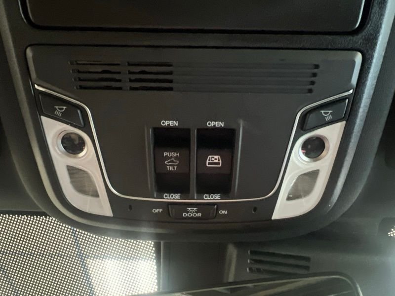 Used 2023  Honda Black Edition image 27