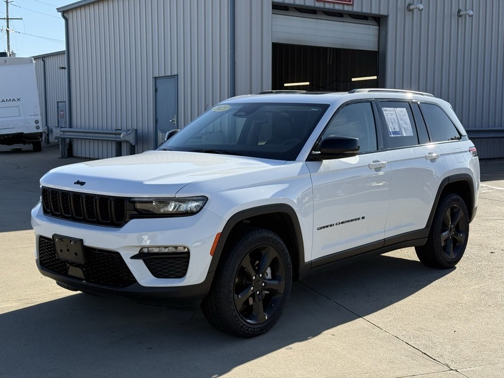 2023 Jeep Grand Cherokee Limited photo 3