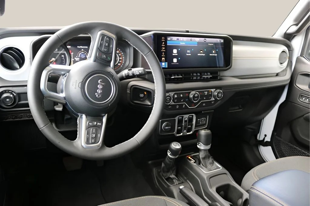 Used 2025 White Jeep Sahara image 13