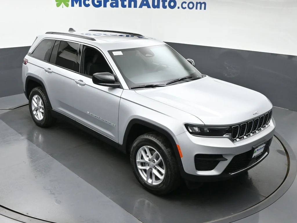 New 2025 Silver Jeep Laredo X image 3