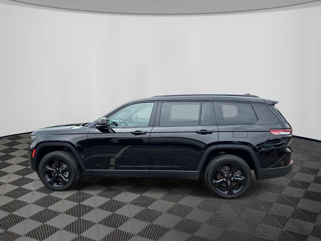 Used 2024 Black Jeep Altitude X image 4