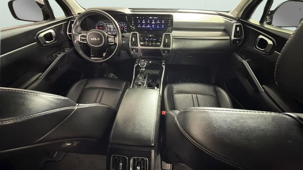 Used 2023 Black Kia S image 36