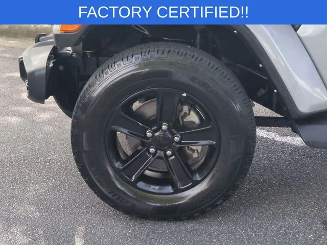 Used 2021 Silver Jeep Unlimited Sahara Altitude image 10