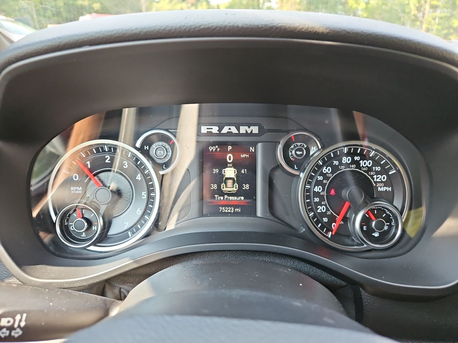 Used 2022 White Ram Big Horn/Lone Star image 23