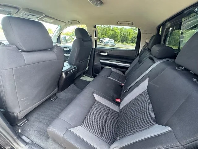 Used 2015 Black Toyota SR5 image 18