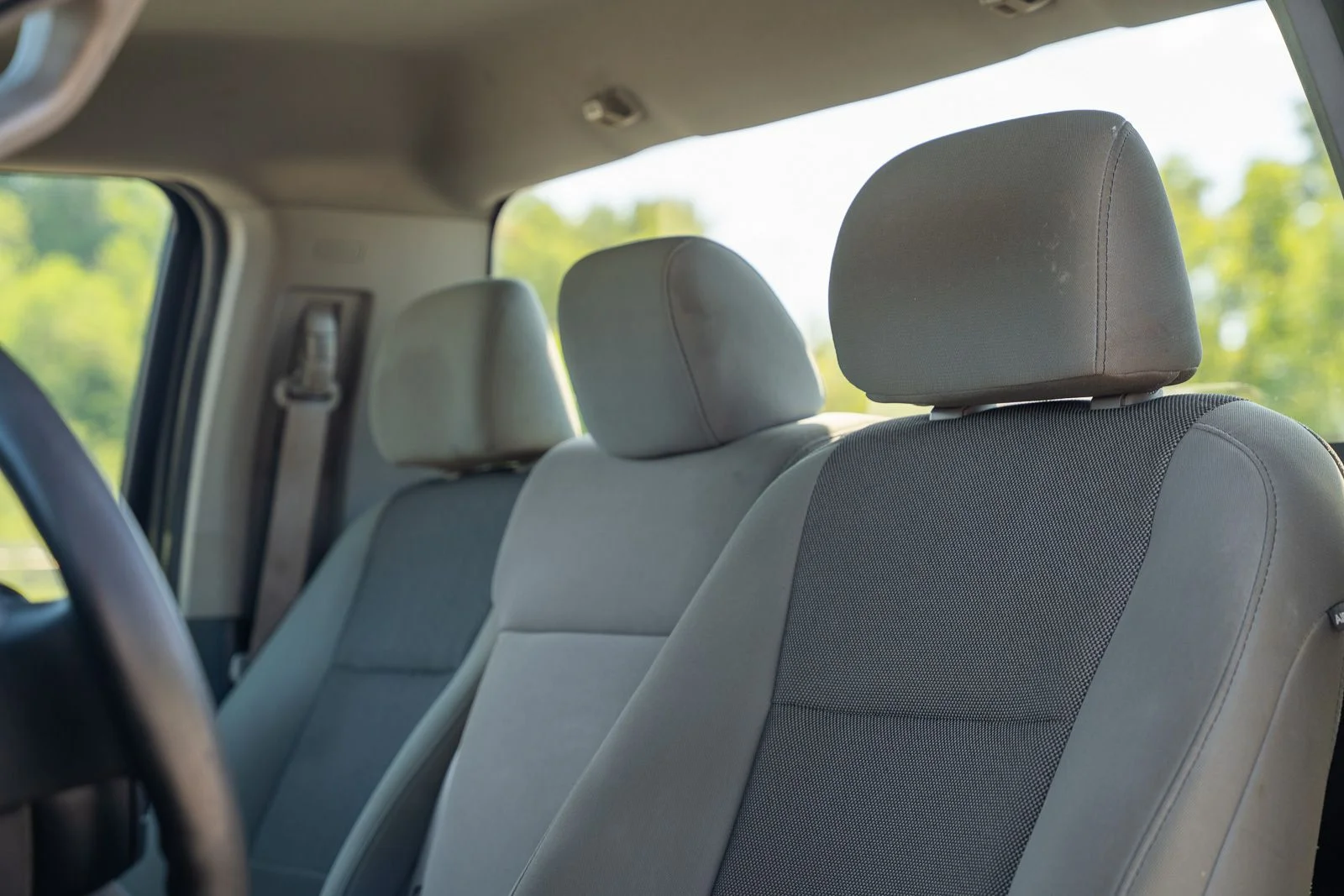 Used 2019 Gray Ford XL image 19