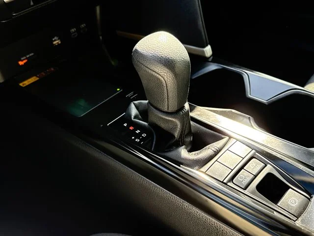 Used 2025 Silver Toyota LE image 25