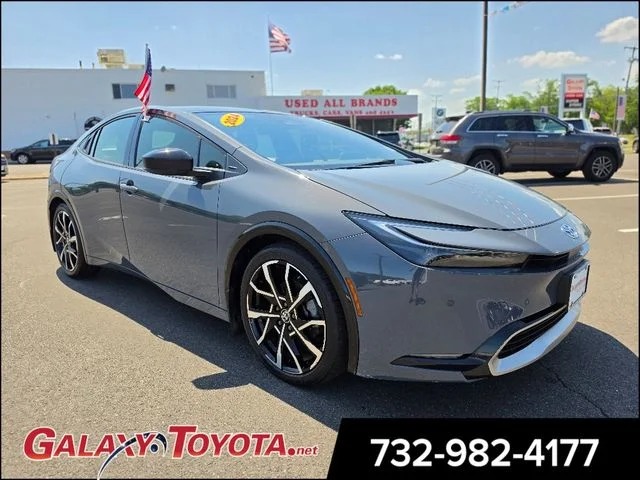 2024 Toyota Prius Prime XSE's photo