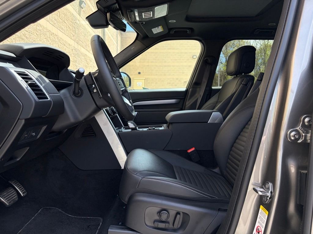 Certified Used 2025 Silver Land Rover Dynamic SE image 11