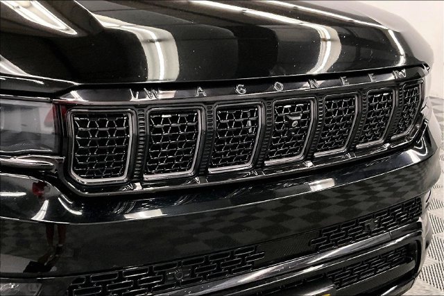 Used 2024 Diamond Black Crystal Pearlcoat Jeep Series II image 34
