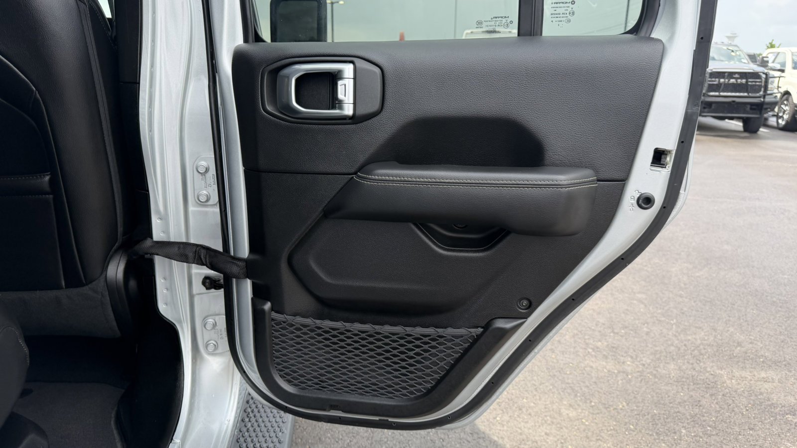 Certified Used 2023 Silver Zynith Clearcoat Jeep Sahara image 16