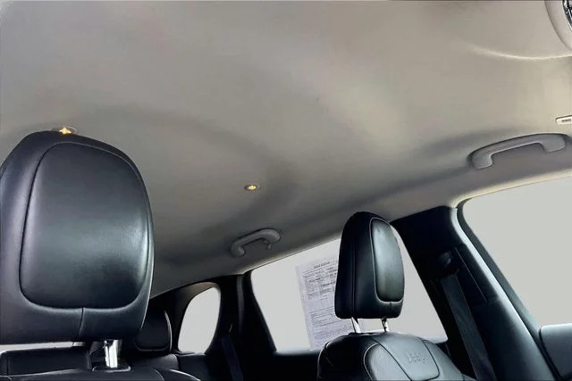 Used 2019 Velvet Red Pearlcoat Jeep Limited image 27