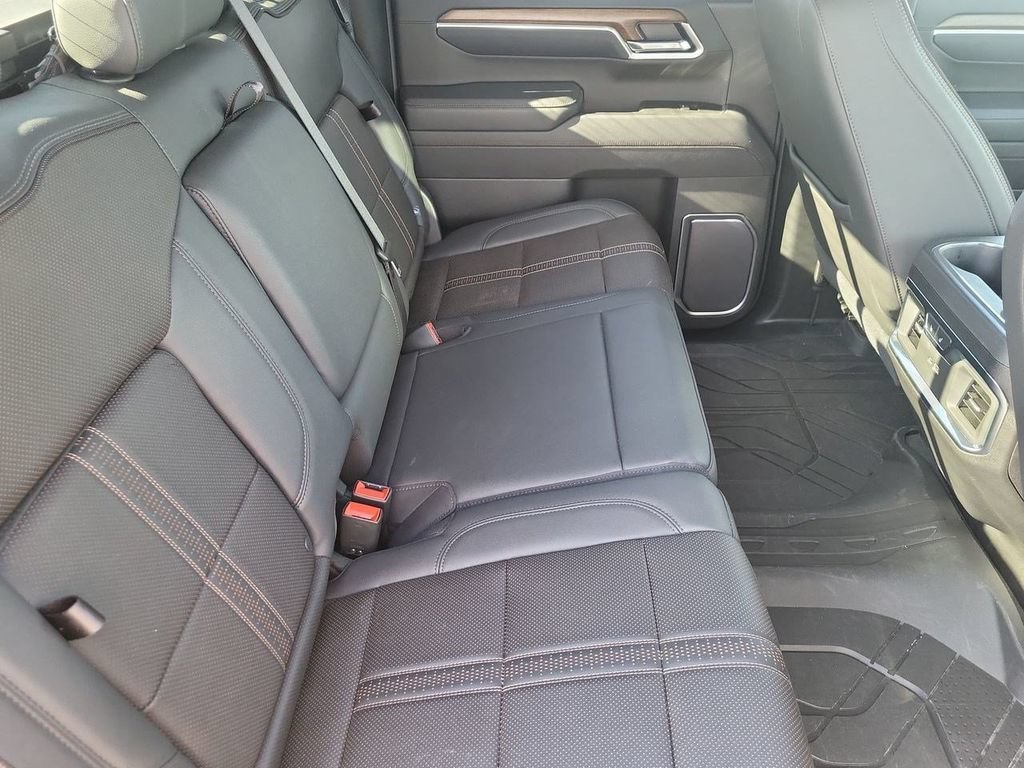 Used 2025 Black Chevrolet High Country image 34